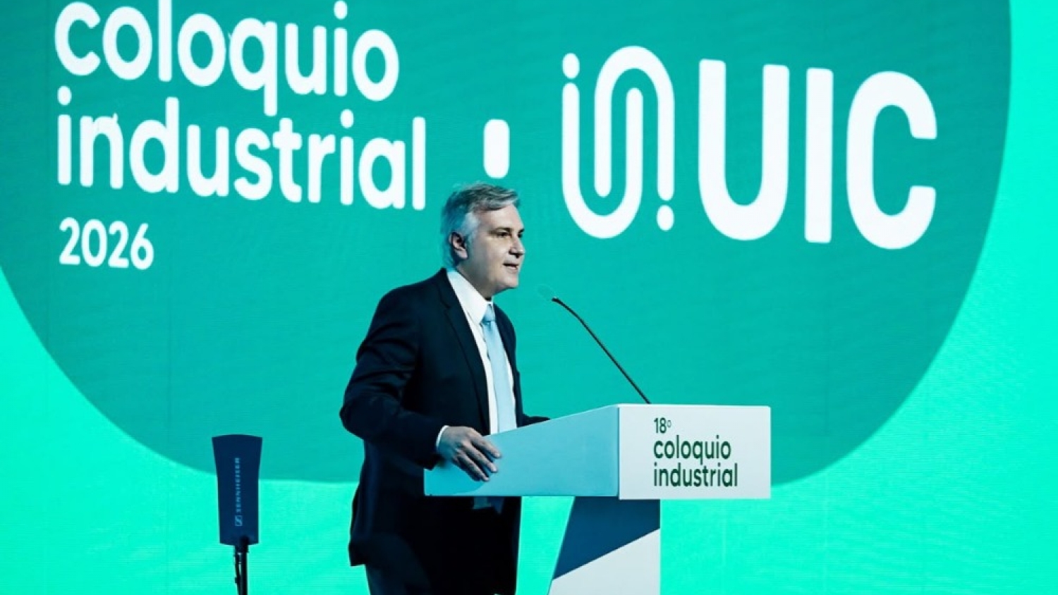 Llaryora propuso un régimen de inversiones para las pymes argentinas