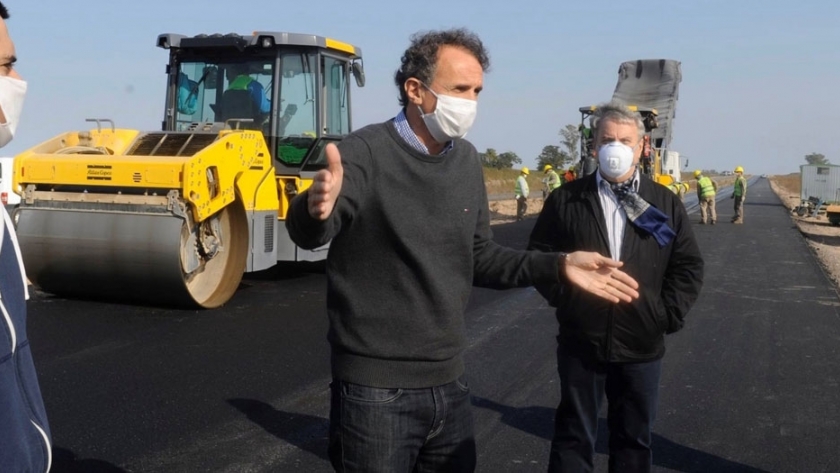 Katopodis supervisó las obras sobre la Ruta Nacional Nº 8