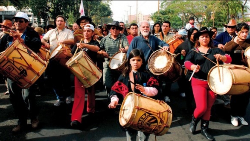 El reconocido artista brasileño, Ernesto Fagundes, participará de la Marcha de los Bombos