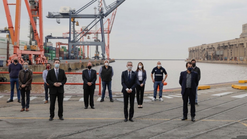 El ministro Meoni refrendó la prórroga de las concesiones de Puerto Buenos Aires