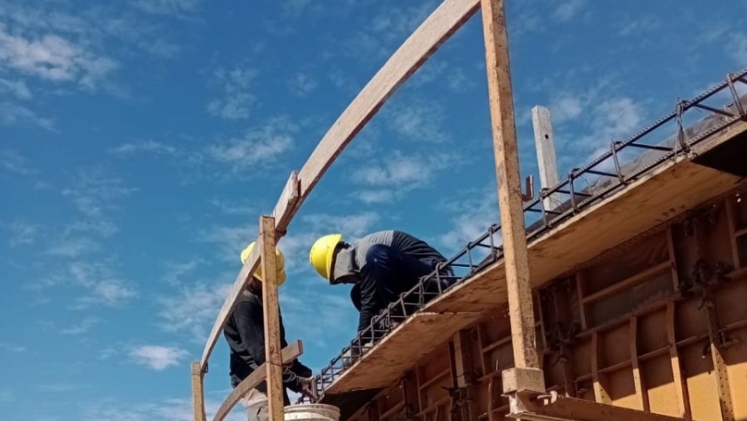 Avanzan las obras de la nueva planta de líquidos cloacales de Perito Moreno