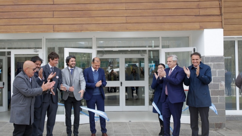 Alberto Fernández y Katopodis inauguraron el Hospital Dr. Ramón Carrillo en San Martín de Los Andes