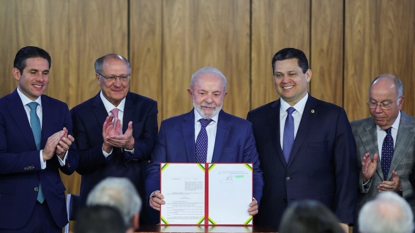 Brasil implementa plan de apoyo para contrarrestar aranceles de Estados Unidos