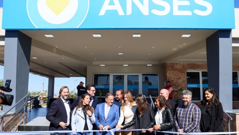 El gobernador inauguró nueva oficina de ANSeS en el Parque de la Familia