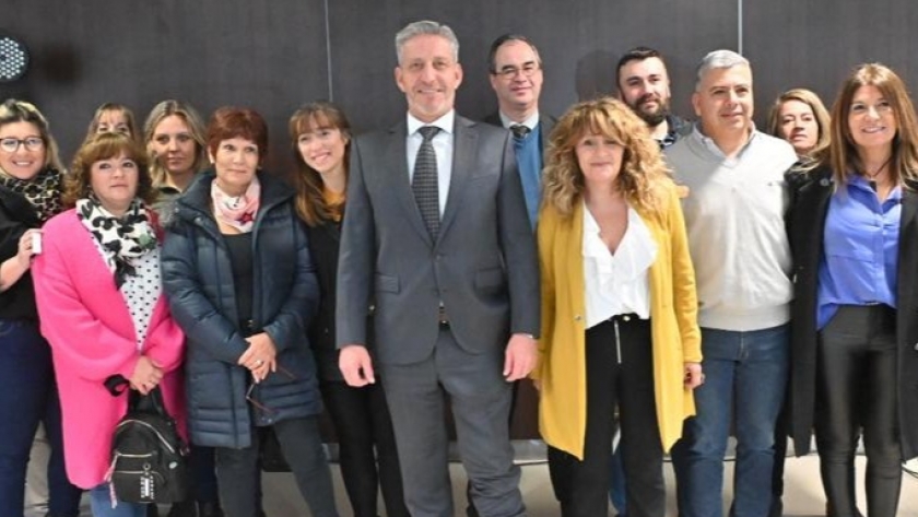 Arcioni encabezó la licitación para construir 128 nuevas viviendas en Comodoro Rivadavia