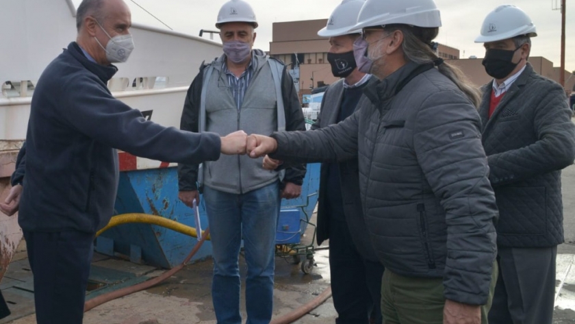 Luis Basterra recorrió la puesta a punto del nuevo buque pesquero Api X en Tandanor