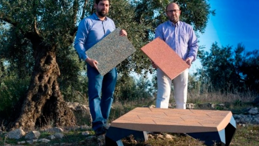 En España, construyen muebles con el descarte de la aceituna