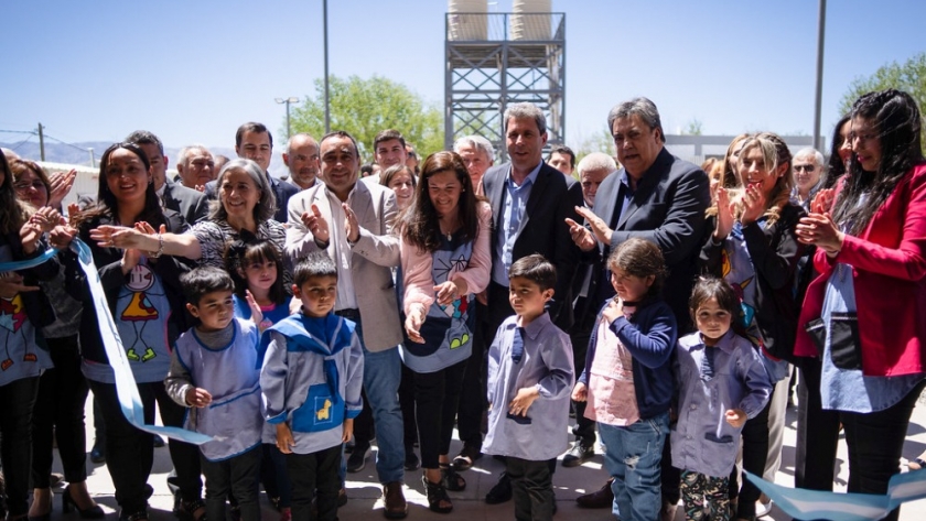 Sergio Uñac inauguró en Iglesia un polideportivo y obras de refuncionalización de una escuela