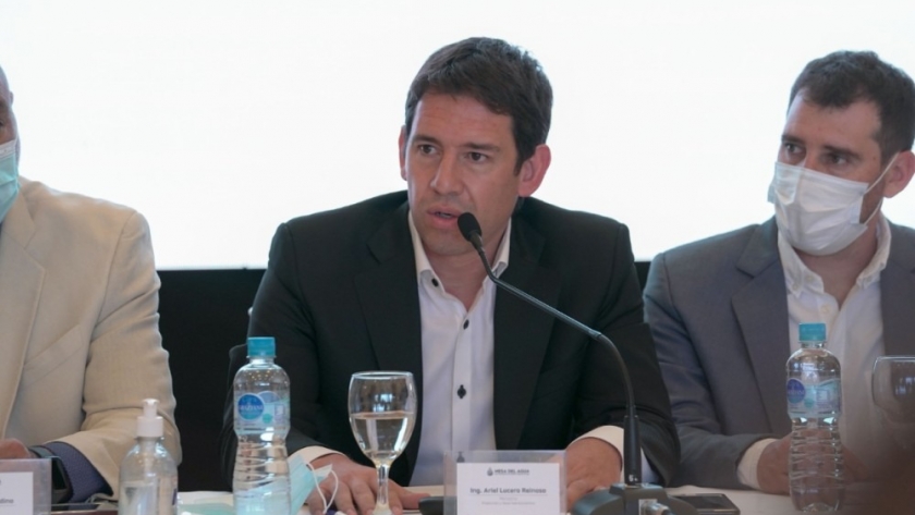 El ministro de Producción presentó una línea de créditos para la incorporación de sistemas de riego presurizado