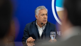 Cornejo apuesta por minería y petróleo para ampliar la economía