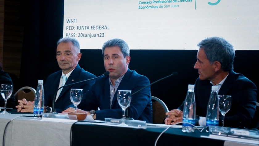 El gobernador participó de la reunión de la Federación Argentina de Consejos Profesionales de Ciencias Económicas