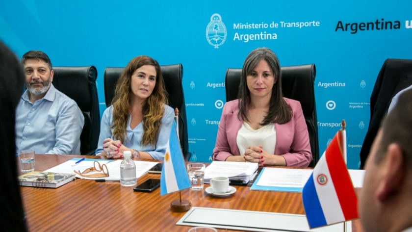 Argentina y Paraguay firmaron un acuerdo de transporte internacional terrestre de cargas y pasajeros