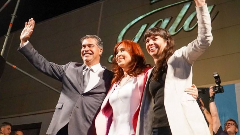 El Gobernador participó de la condecoración académica de la Uncaus a Cristina Fernández de Kirchner