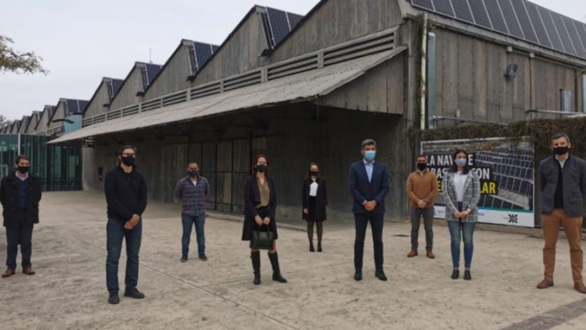 Mendoza suma energía limpia con cien nuevos paneles solares en la Nave Cultural