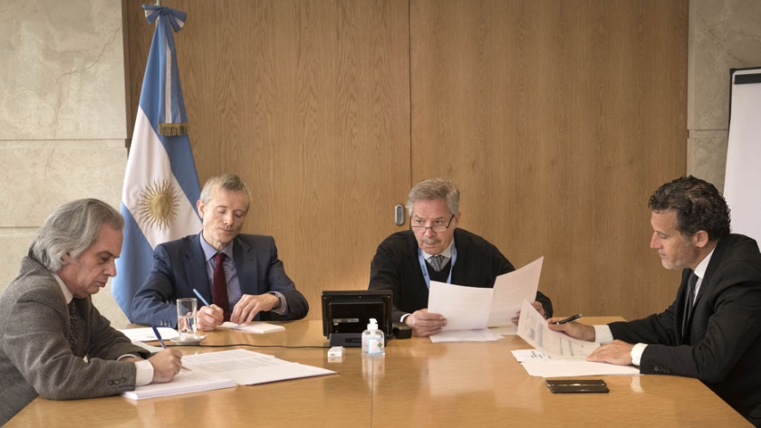 Malvinas y Covid-19 en la agenda internacional del Canciller Solá