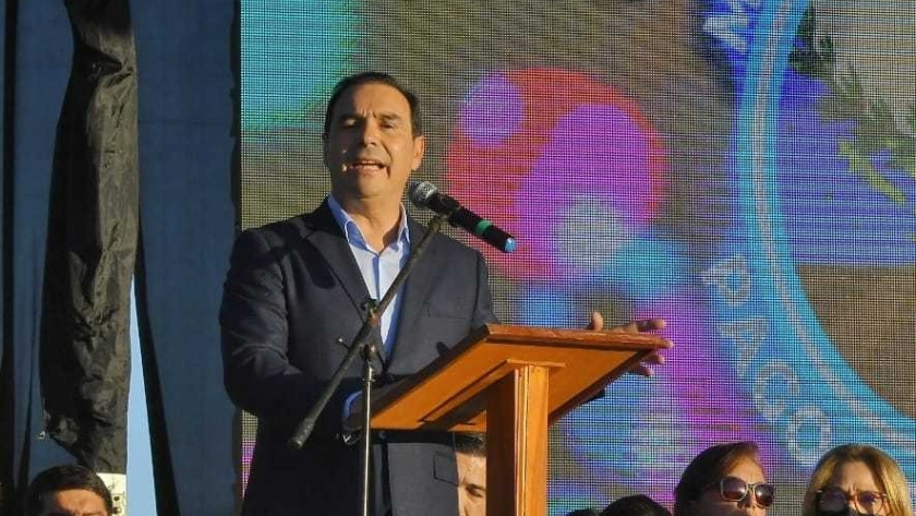 Valdés acompañó al pueblo de Pago de los Deseos en el décimo aniversario de su municipalización