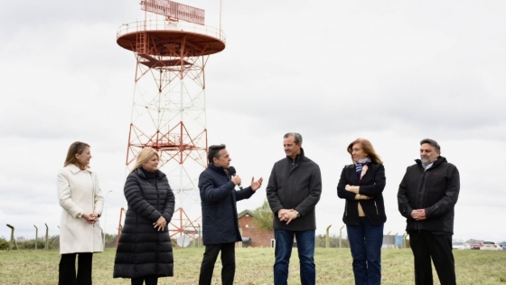 Giuliano en la modernización del radar aéreo en el aeropuerto de Paraná: 
