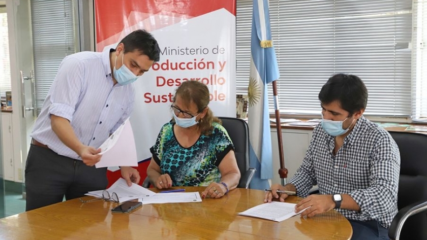 El Gobierno promueve el crecimiento del sector apícola en la provincia