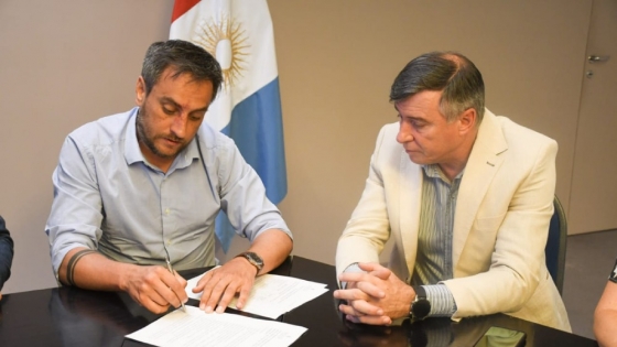 Cabandié firmó convenios para el manejo del fuego con la provincia de Córdoba