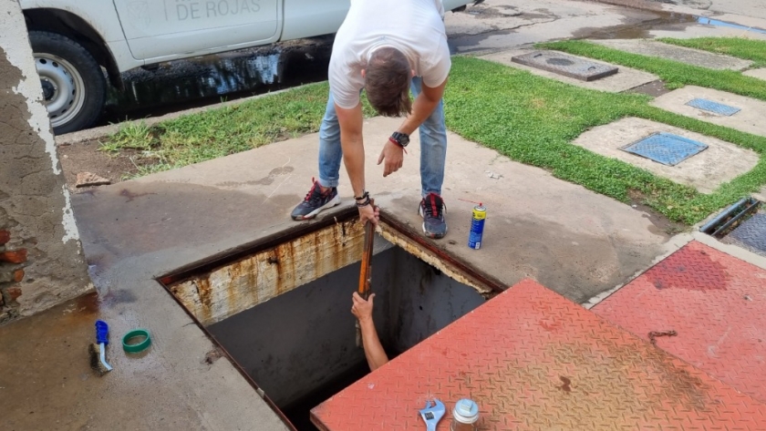 Reparación urgente en la Bomba de Agua Nro. 7 en Azara y Av. Pellegrini