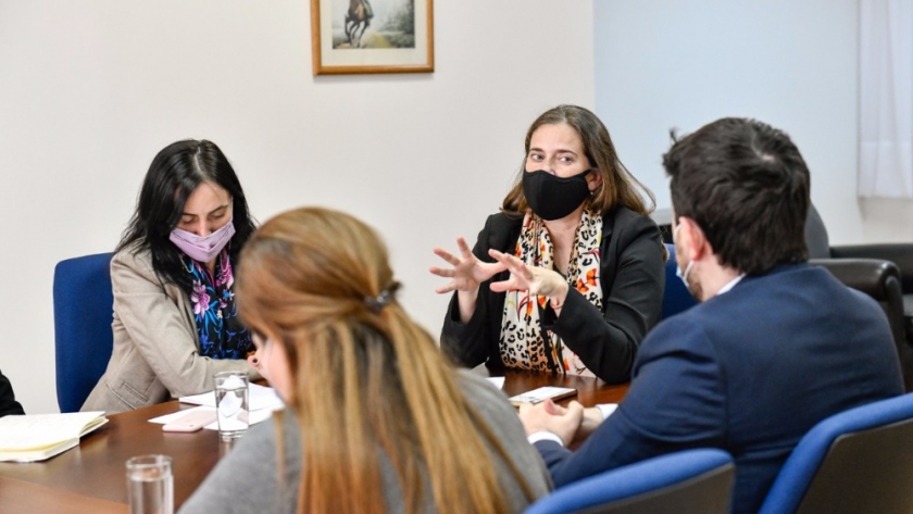 La Unidad de Asuntos Internacionales recibió al embajador de Armenia