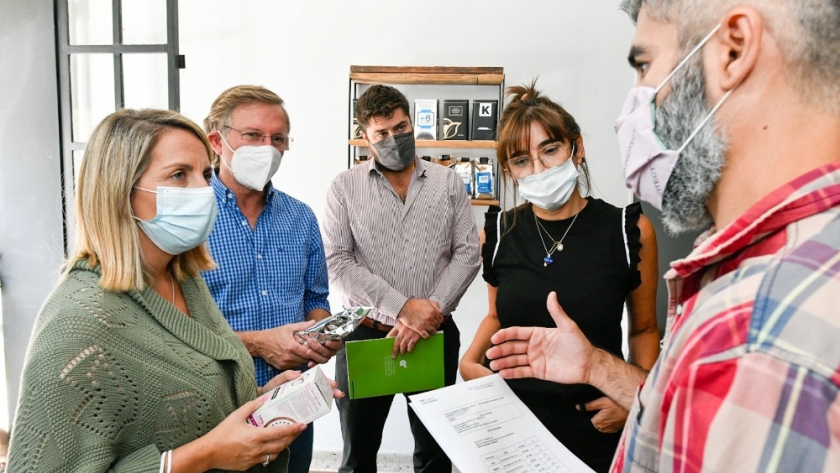 La provincia acompaña un emprendimiento de elaboración de mezclas para mate de té