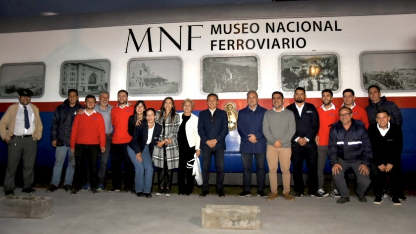 Giuliano y Lewandowski recorrieron el Tren Museo Itinerante que llegó a Cañada de Gómez