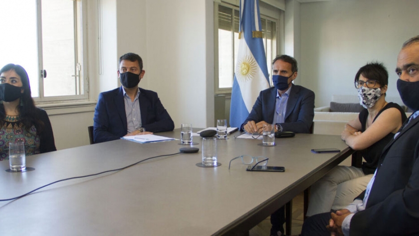 Con la asistencia de organismos nacionales e internacionales, el Ministerio de Obras Públicas evaluó los sistemas de contratación