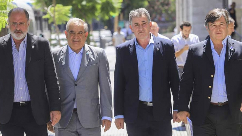 Según la Mesa de Enlace, la baja temporal de las retenciones es una 