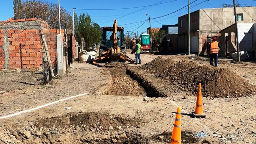 El gobierno del Chubut avanza con las obras de cordones cuneta para Trelew