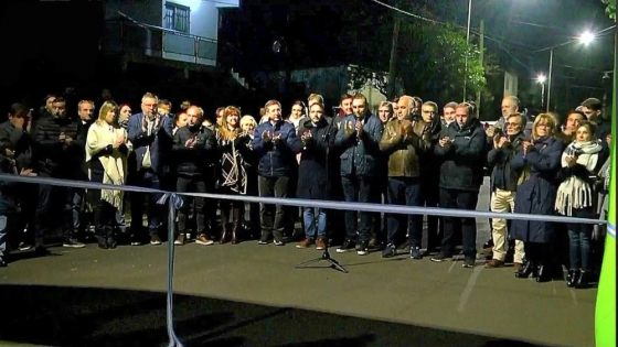 Valdés inauguró 25 cuadras de pavimento en Ituzaingó y refuerza el compromiso con los municipios