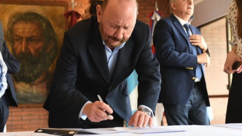Insfrán y mandatarios avanzan con un proyecto que inyectará 2500 MW de energía y 2500 millones de dólares a la Argentina
