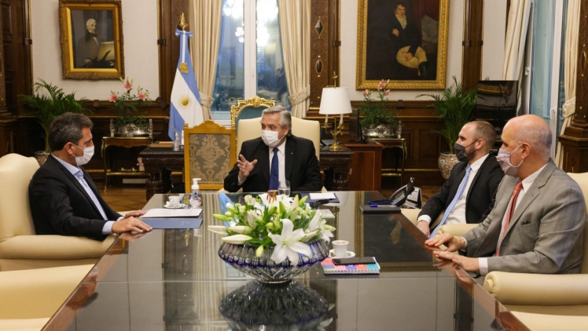 Alberto Fernández le solicitó a Sergio Massa un nuevo programa de mejoras para el monotributo y de alivio fiscal
