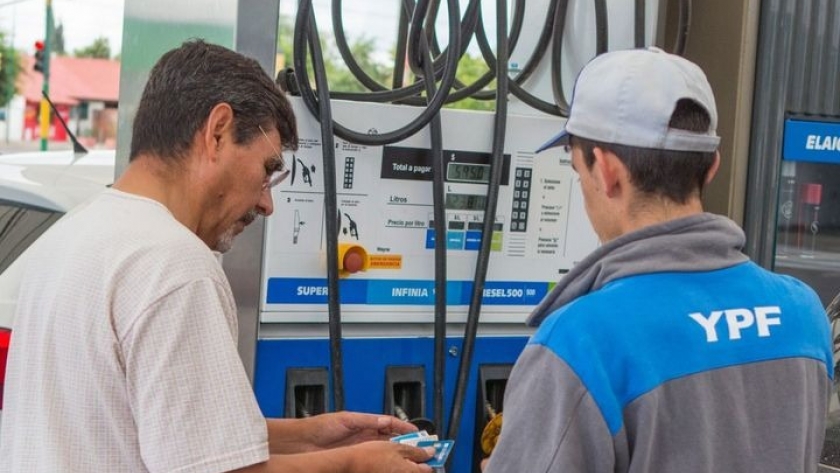 En el interior, el precio de los combustibles aumentó 10%