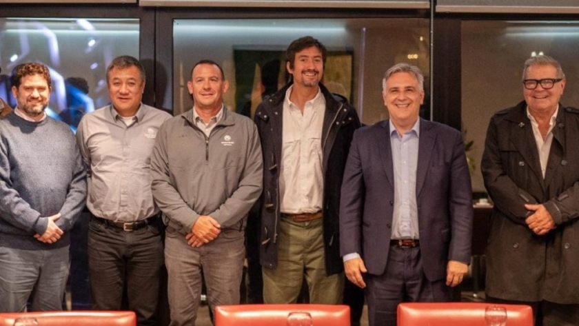 Llaryora recibió a directivos de Corteva, una empresa líder mundial en el desarrollo de la genética del maíz