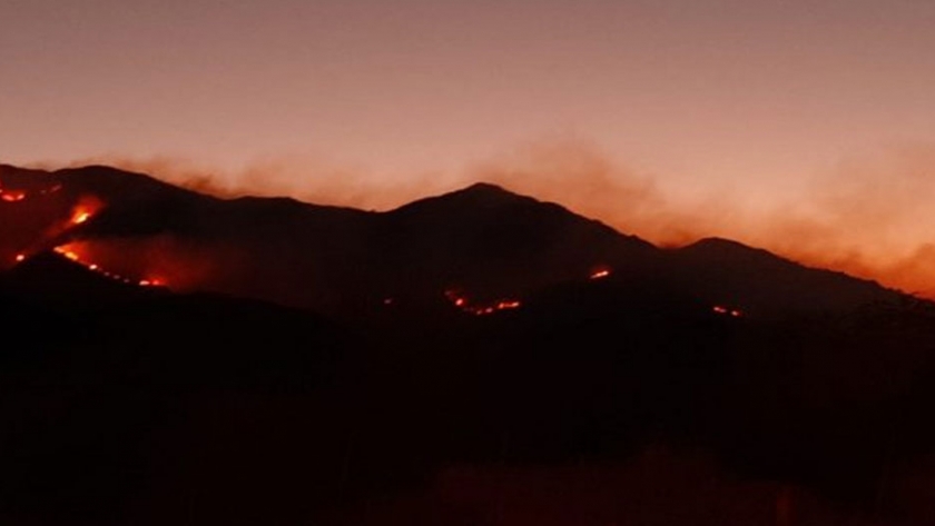 Al helicóptero le sumarán un avión para combatir el fuego en la Sierra Grande de San Luis