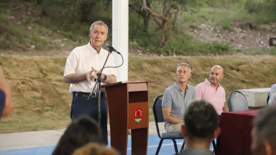 Schiaretti inauguró un nuevo polideportivo en la zona oeste de Villa Carlos Paz