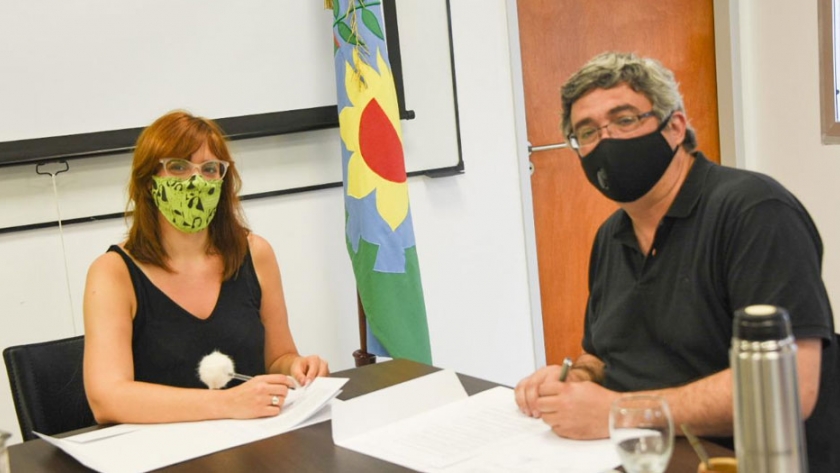 Los ministerios de Trabajo y Desarrollo Agrario firmaron un convenio de formación para trabajadores rurales