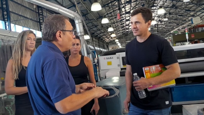 Desde Producción visitan una planta industrial para conocer sobre procesos productivos