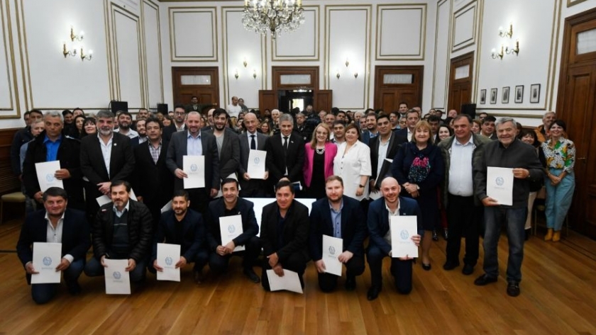 Alicia firmó el acuerdo histórico junto a YPF: los detalles