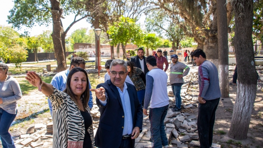 Raúl y Susana recorrieron obras en Valle Viejo