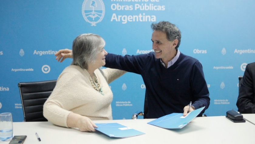 Se firmó un convenio de colaboración y asistencia entre el Ministerio de Obras Públicas y Senasa