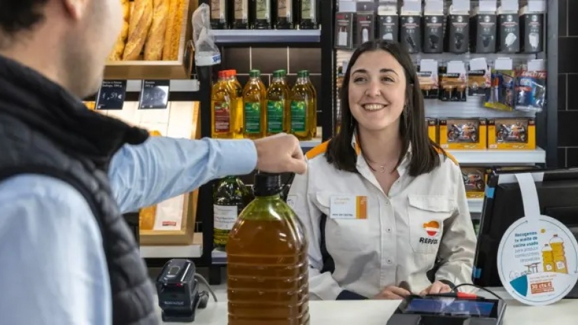 Repsol ofrece descuentos a quienes entreguen aceite de cocina recuperado