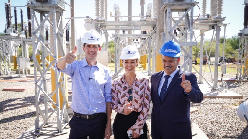 Junto a De Pedro y Quintela, Royón inauguró obras de luz y gas para La Rioja