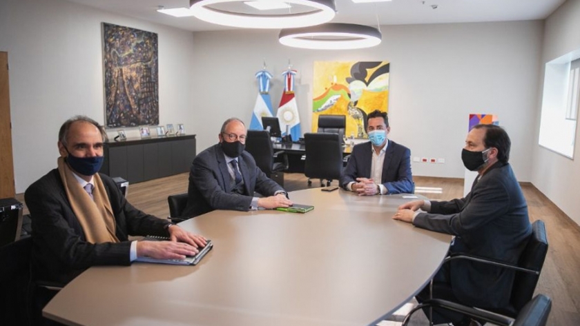 Calvo se reunió con las nuevas autoridades de AmCham
