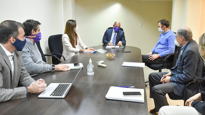 Economía continúa las reuniones con intendentes locales