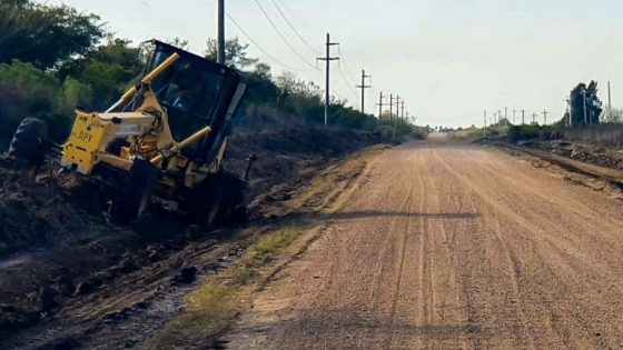 Vialidad ejecuta obras de mantenimiento en caminos productivos del departamento Uruguay