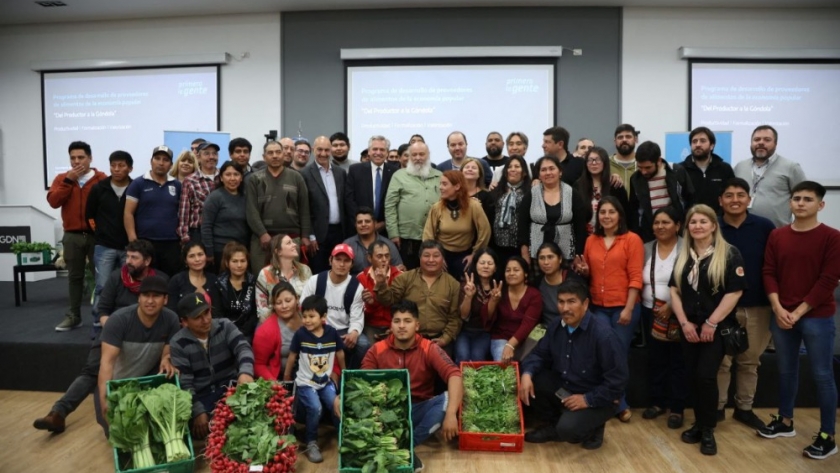 Firmamos un convenio para facilitar la comercialización de productores cooperativos hortícolas