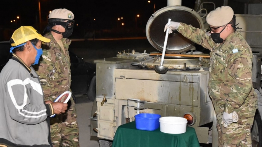 Con apoyo del Ejército, Desarrollo Social articuló cinco operativos de asistencia alimentaria en simultáneo
