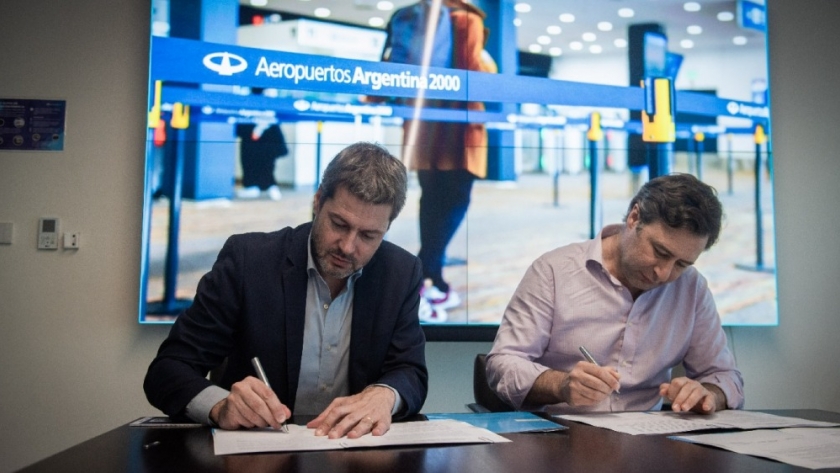 Lammens firmó un convenio con Aeropuertos Argentina 2000